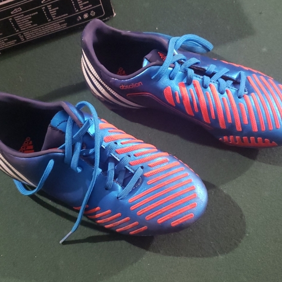 Boys Soccer Shoes - Picture 1 of 4